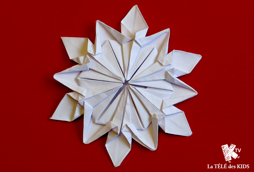 Flocons de neige en papier - La TÉLÉ des KIDS